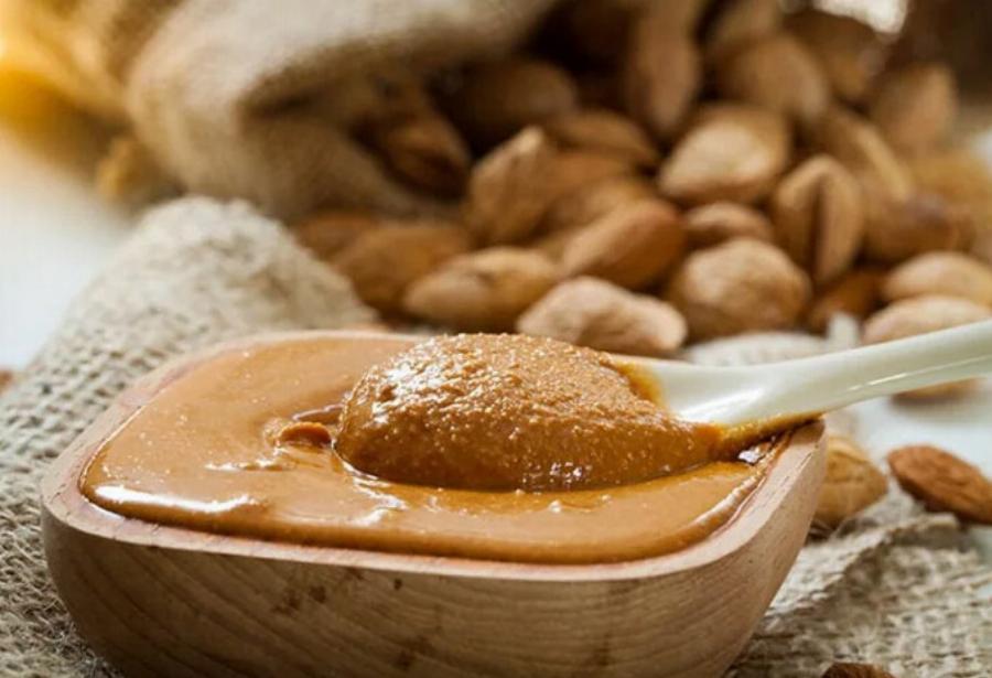 Μπορούν οι γάτες να φάνε βούτυρο αμυγδάλου; Πληροφορίες & Συχνές Ερωτήσεις που έχουν αξιολογηθεί από κτηνίατρο