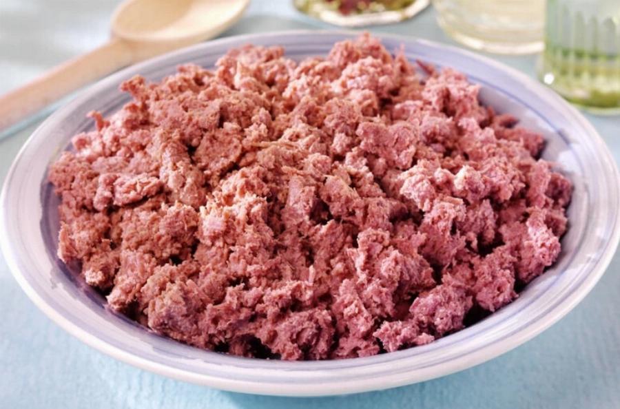 Μπορούν οι γάτες να φάνε κορν μπιφ; Εγκεκριμένες από κτηνίατρο πληροφορίες & Συχνές ερωτήσεις