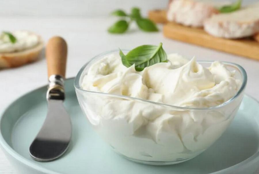 Μπορούν οι γάτες να φάνε τυρί κρέμα; Πληροφορίες που έχουν αξιολογηθεί από κτηνίατρο