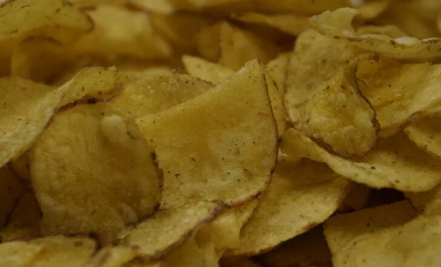 Μπορούν οι γάτες να φάνε πατατάκια; Εγκεκριμένα από κτηνίατρο διατροφικά στοιχεία