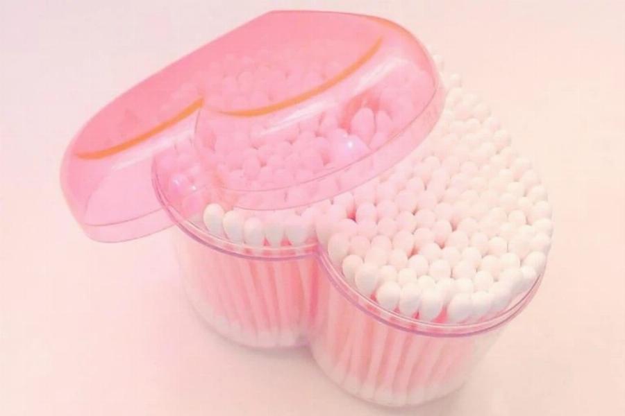 Γιατί στις γάτες αρέσουν οι μπατονέτες; Αυτοί είναι οι 4 πιθανοί λόγοι