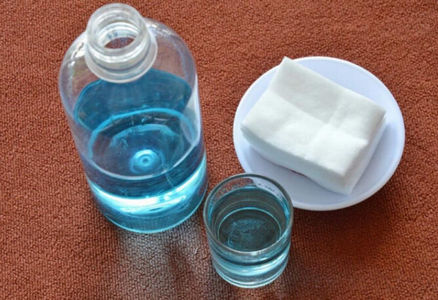 Μπορείτε να χρησιμοποιήσετε υπεροξείδιο του υδρογόνου σε γάτες; Συμβουλές εγκεκριμένες από κτηνίατρο