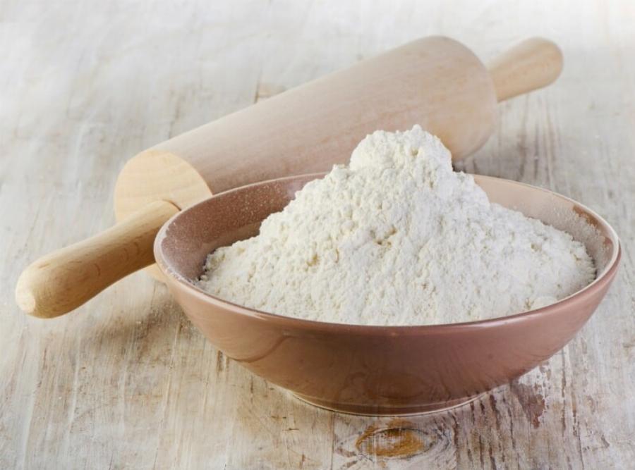 Μπορούν οι γάτες να φάνε αλεύρι; Διατροφικά στοιχεία & οδηγός ασφάλειας