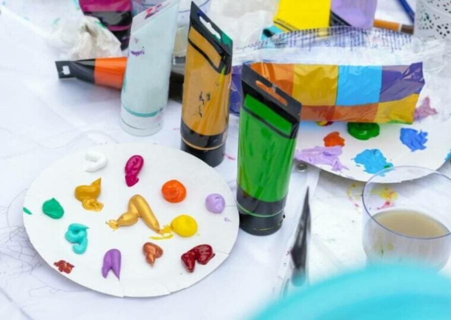 Είναι τοξική η ακρυλική μπογιά για τις γάτες; Εγκεκριμένα από κτηνίατρο στοιχεία για την ασφάλεια και την τοξικότητα