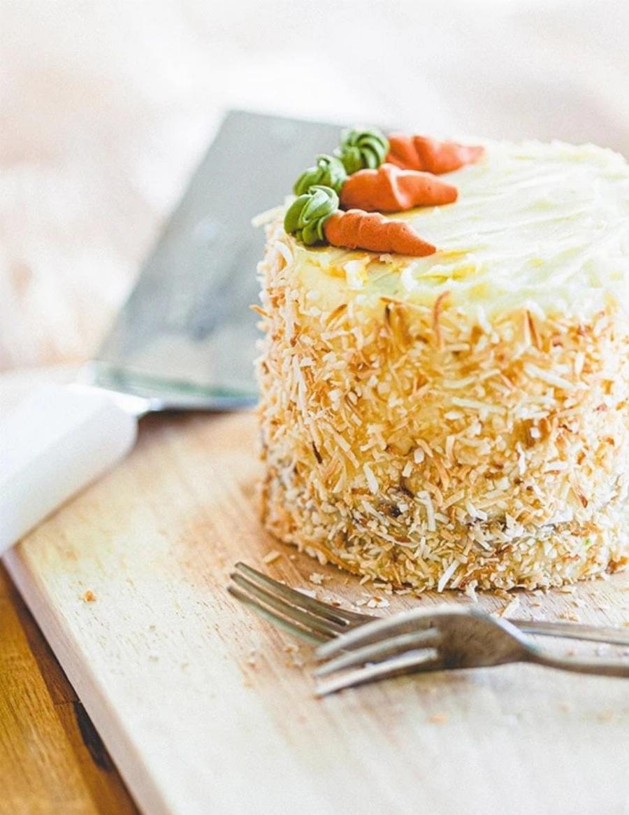 Μπορούν οι γάτες να φάνε κέικ καρότου; Πληροφορίες & Συχνές Ερωτήσεις που έχουν αξιολογηθεί από κτηνίατρο