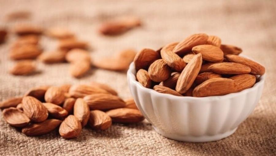 Διατροφή γάτας: Μπορούν οι γάτες να φάνε ξηρούς καρπούς;- Τι να προσέχετε