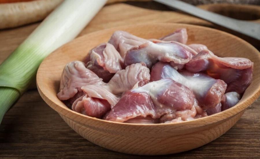 Μπορούν οι γάτες να φάνε εντόσθια κοτόπουλου; Εγκεκριμένες από κτηνίατρο πληροφορίες & Συχνές ερωτήσεις