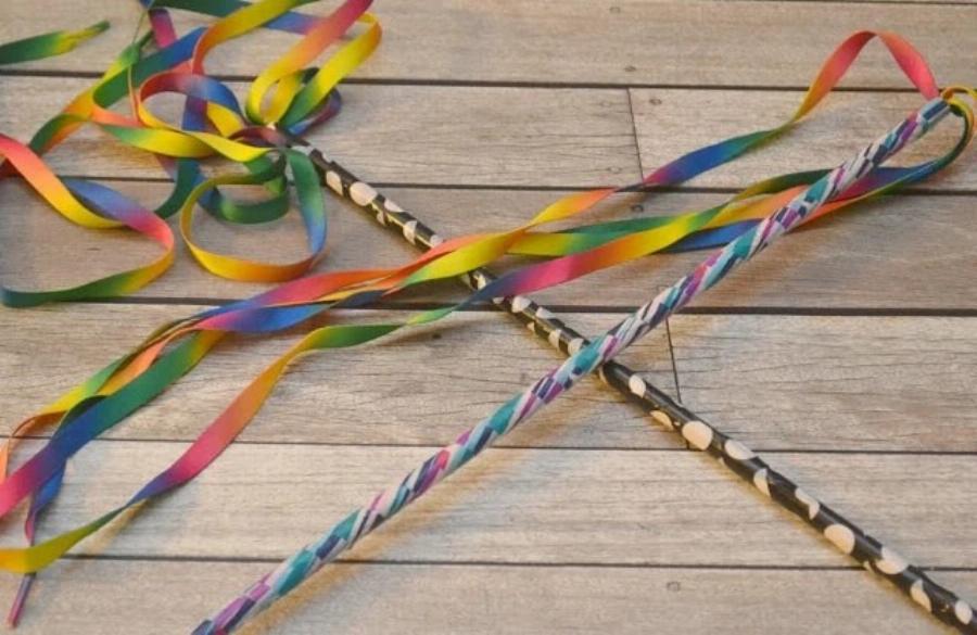 10 DIY σχέδια για ραβδί γάτας που μπορείτε να φτιάξετε σήμερα (με εικόνες)