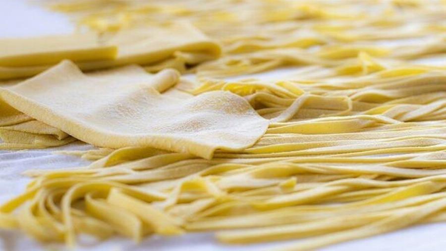 Διατροφή γάτας: Μπορούν οι γάτες να φάνε ζυμαρικά; – Χρήσιμες πληροφορίες