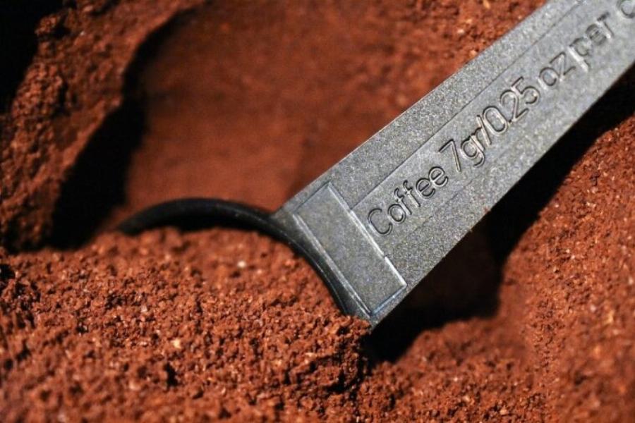 Κρατά ο αλεσμένος καφές τις γάτες μακριά; Είναι η καλύτερη επιλογή;