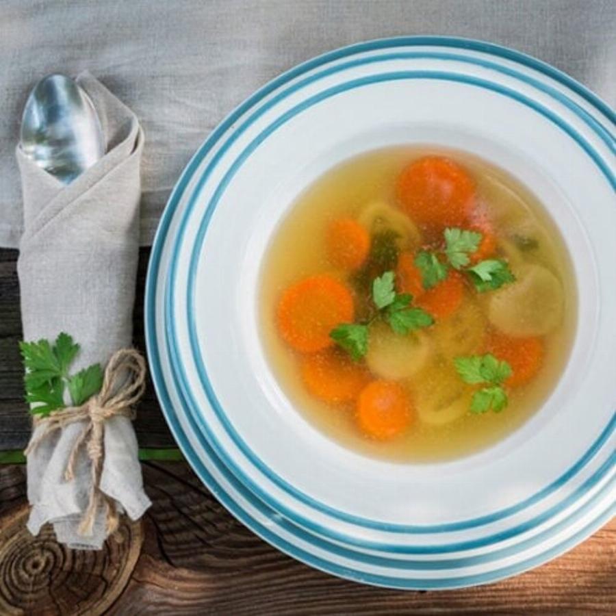 Σπιτική σούπα για γάτες: 3 Συνταγές εγκεκριμένες από τον κτηνίατρο & θρεπτικές